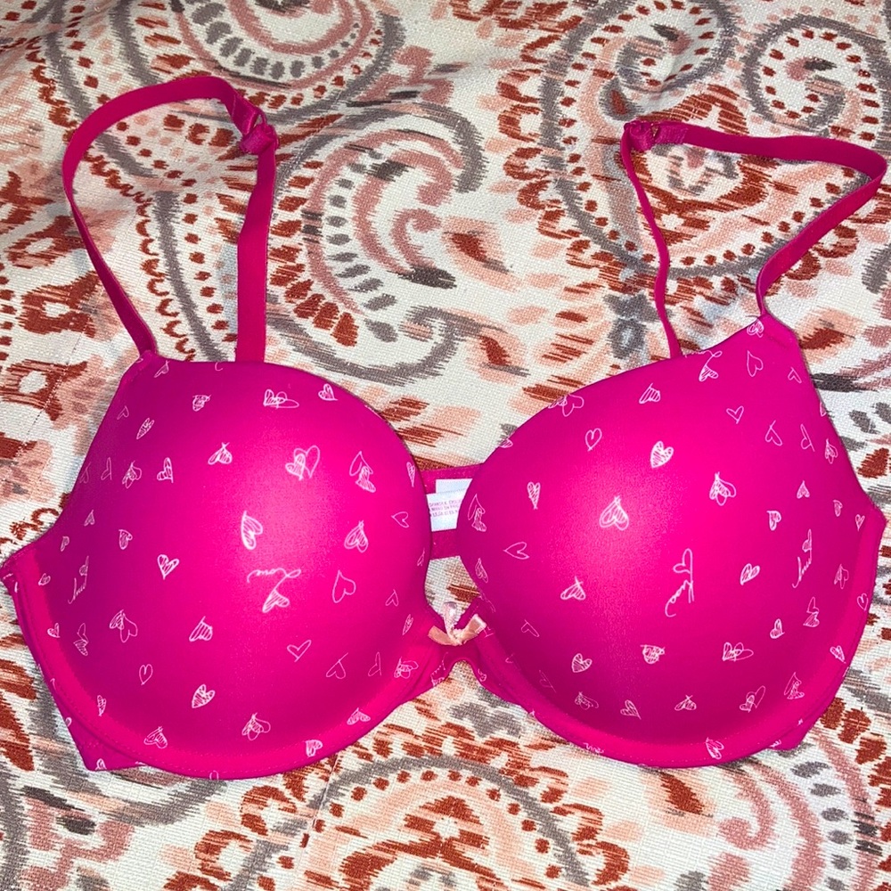 Xhilaration Pink T-Shirt/ Push Up bra with hearts